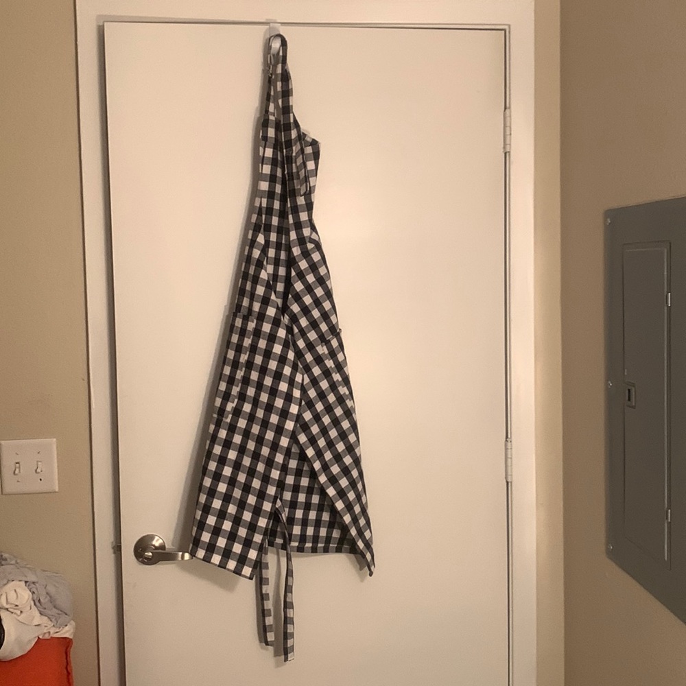 APRON / TABLIER